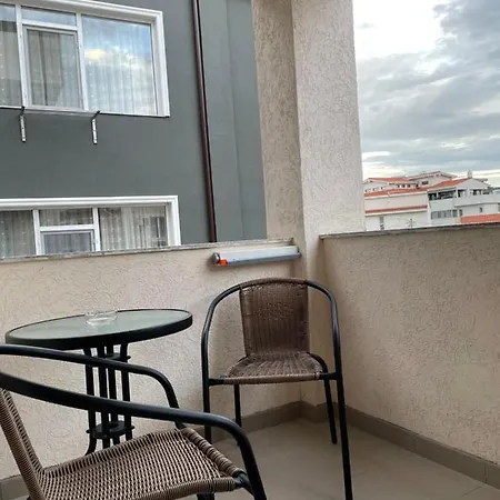 Apartament Apartament Tani *